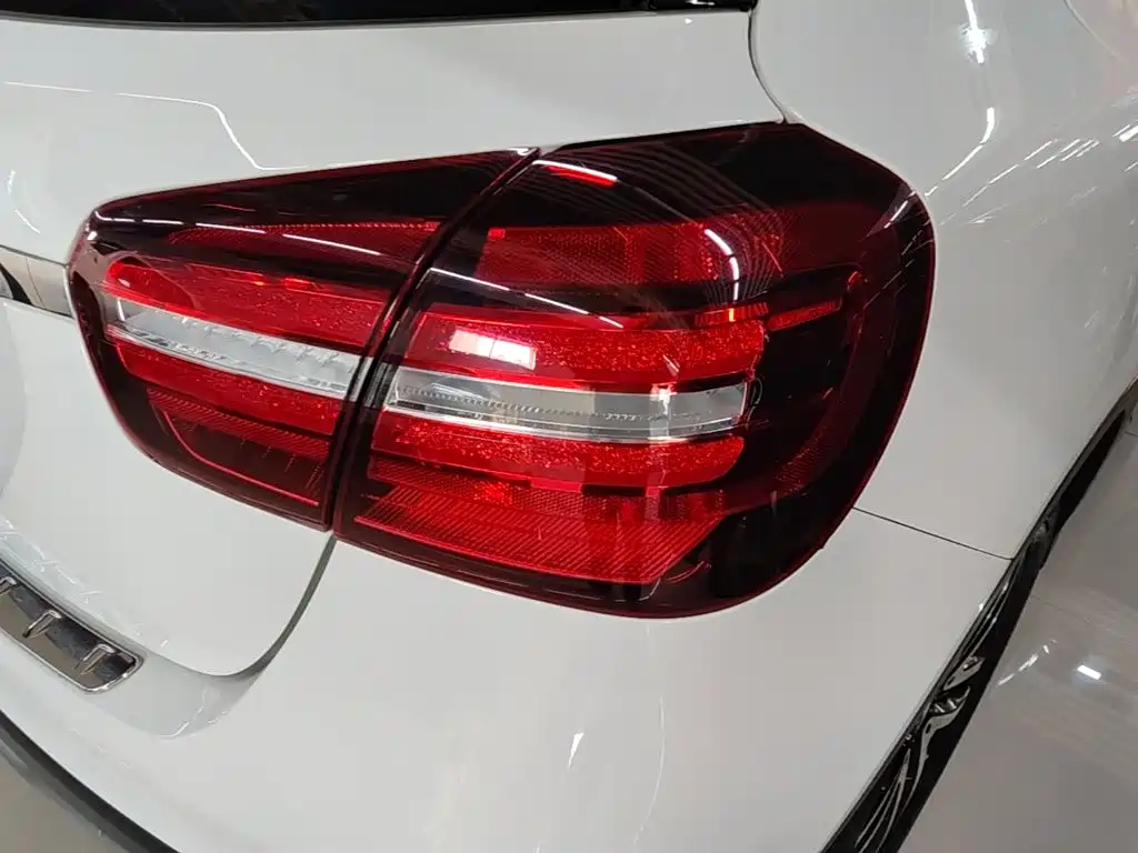 Mercedes-Benz GLA — миниатюра 8