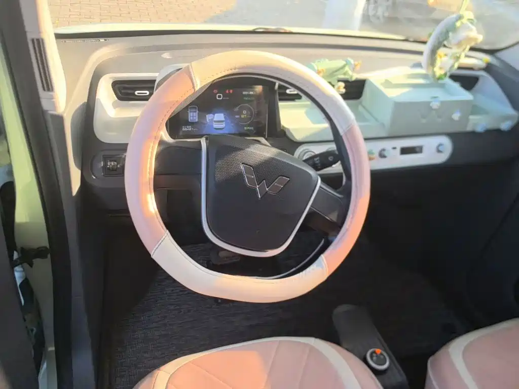 Wuling MINIEV — миниатюра 11