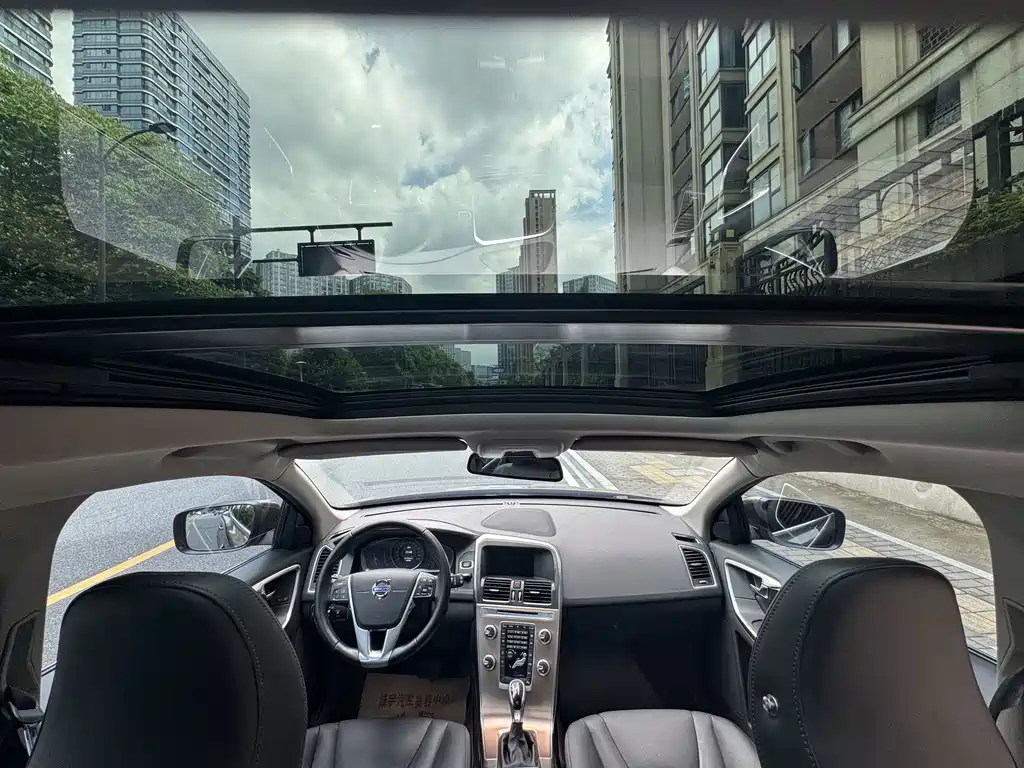 Volvo XC60 — миниатюра 10