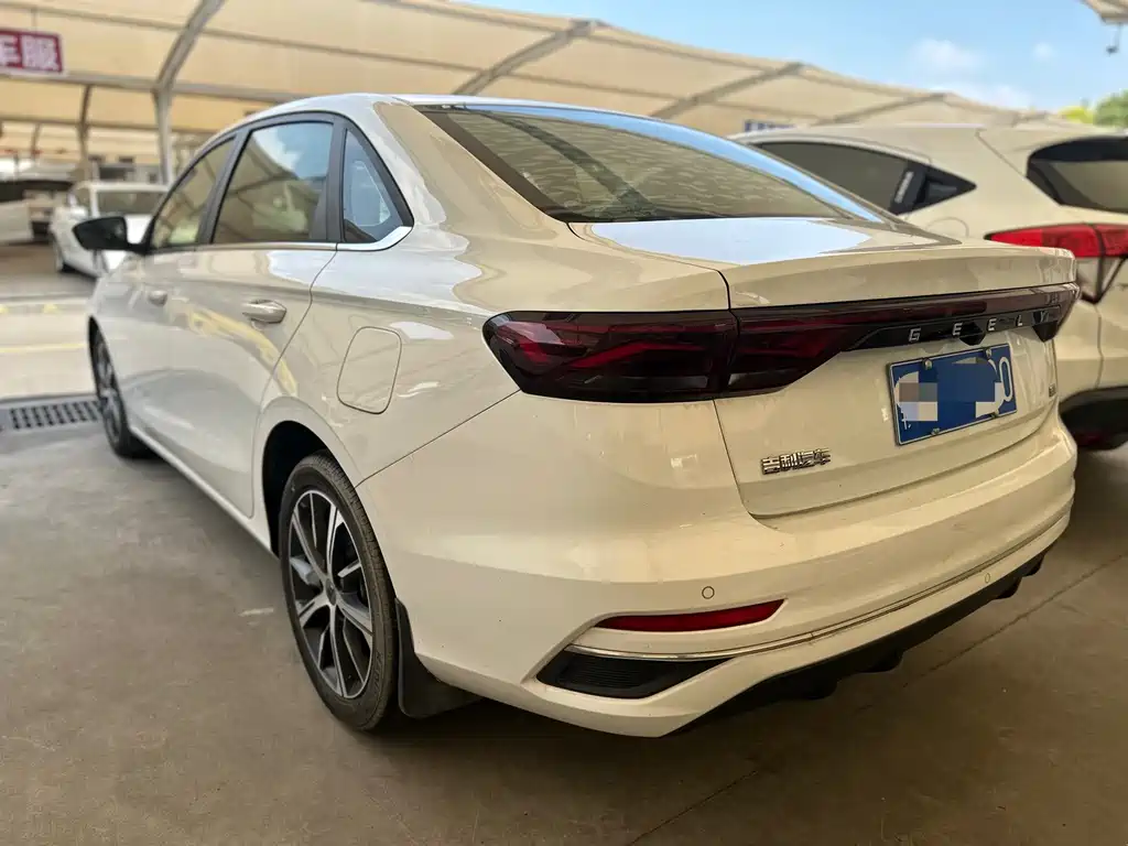 Geely Emgrand — миниатюра 11