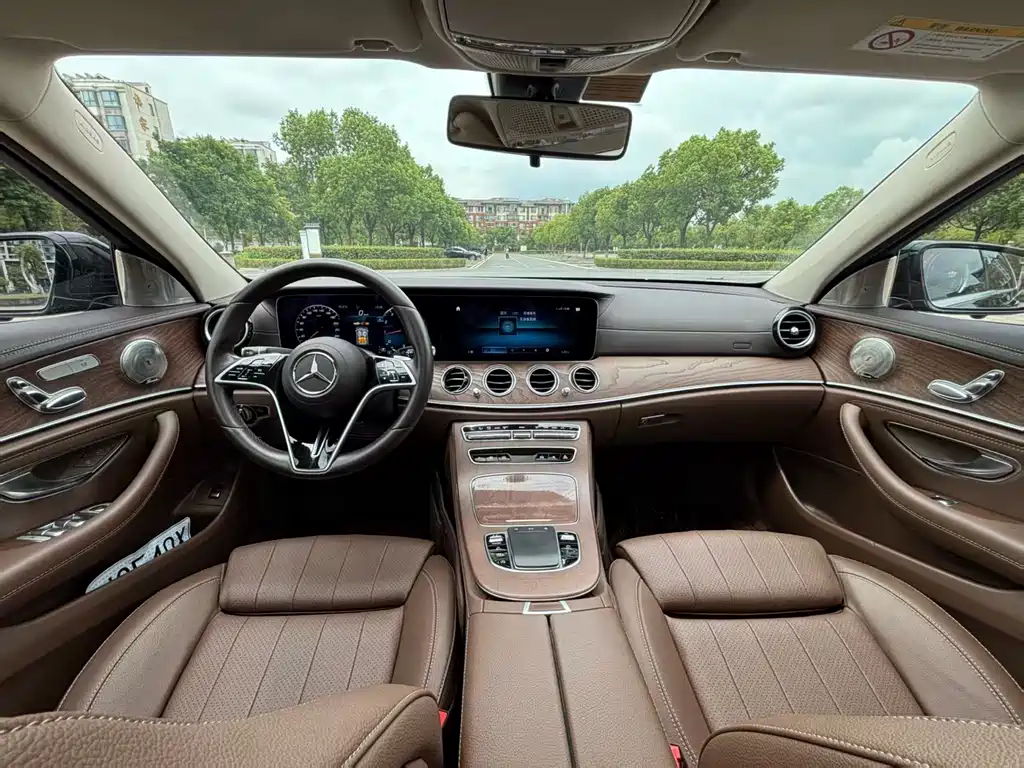 Mercedes-Benz E-Class — миниатюра 3