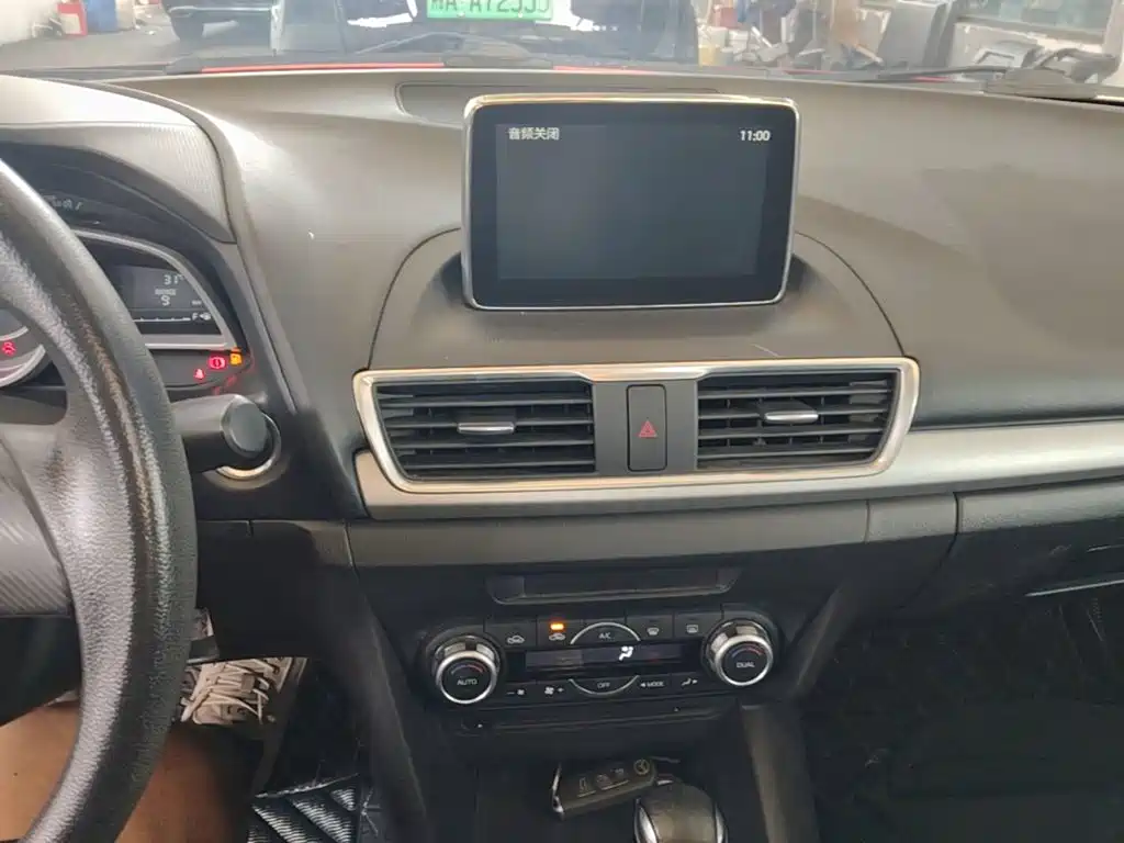 Mazda 3 Axela — миниатюра 13