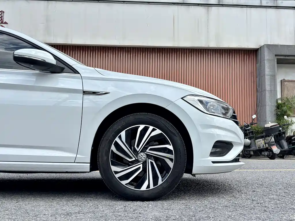 Volkswagen Sagitar — миниатюра 4
