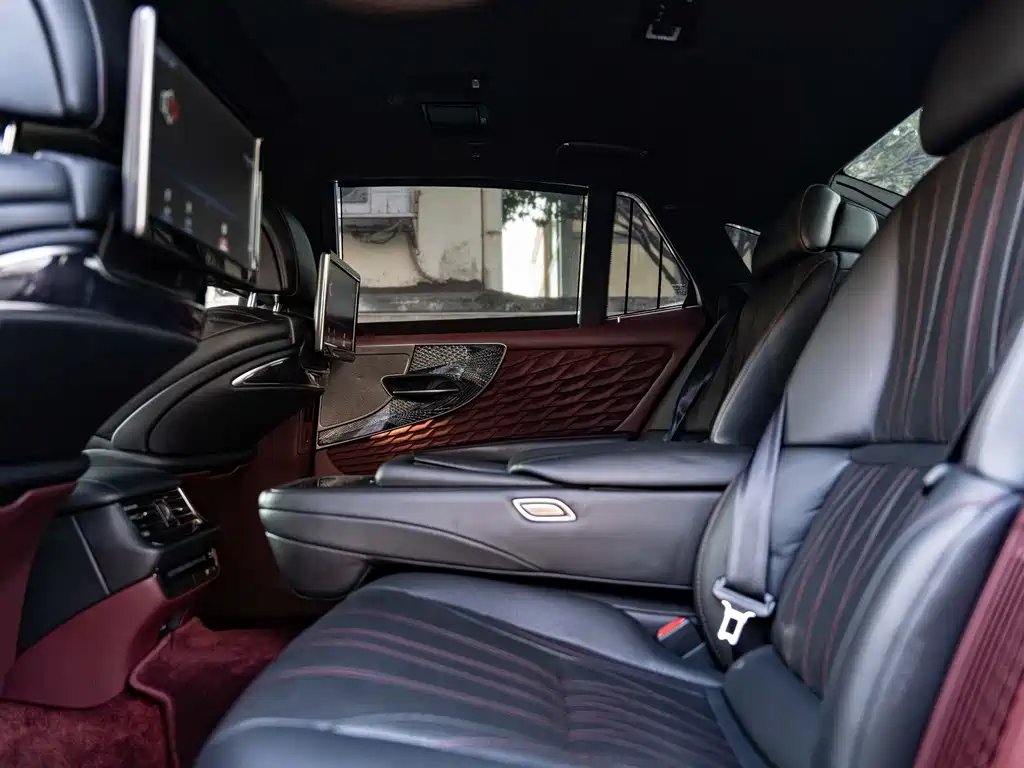 Lexus LS — миниатюра 19