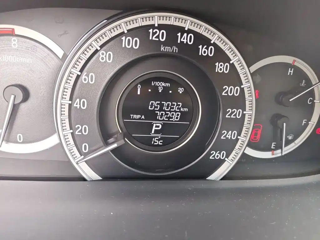 Honda Accord — миниатюра 13
