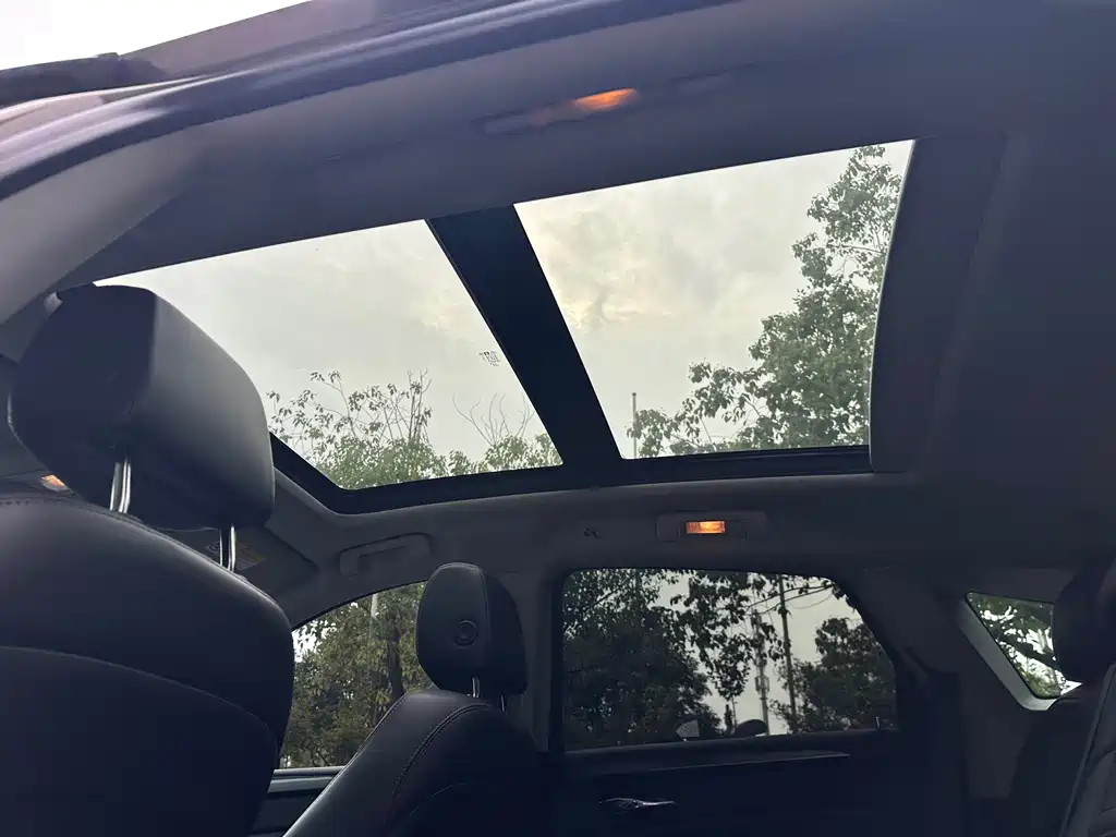 Cadillac SRX — миниатюра 27