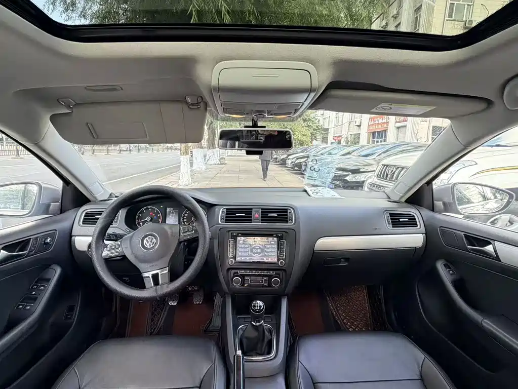 Volkswagen Sagitar — миниатюра 7