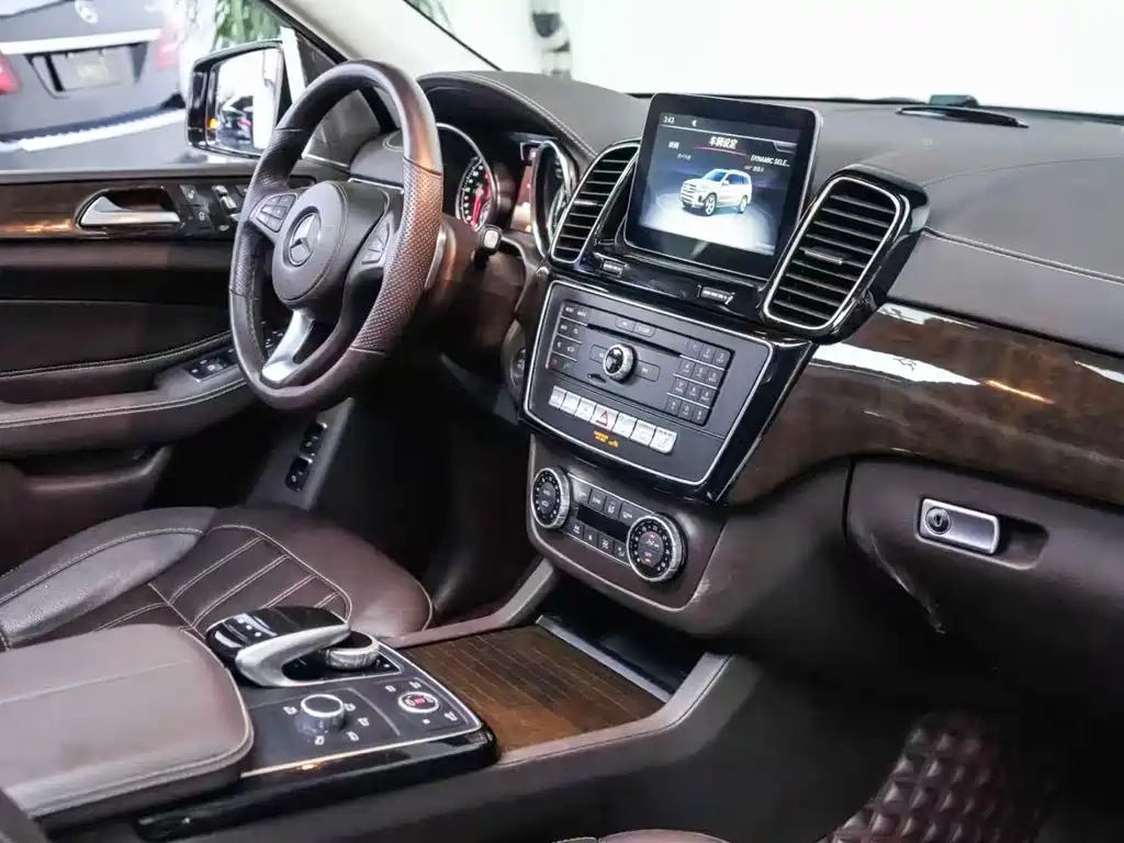 Mercedes-Benz GLS — миниатюра 6