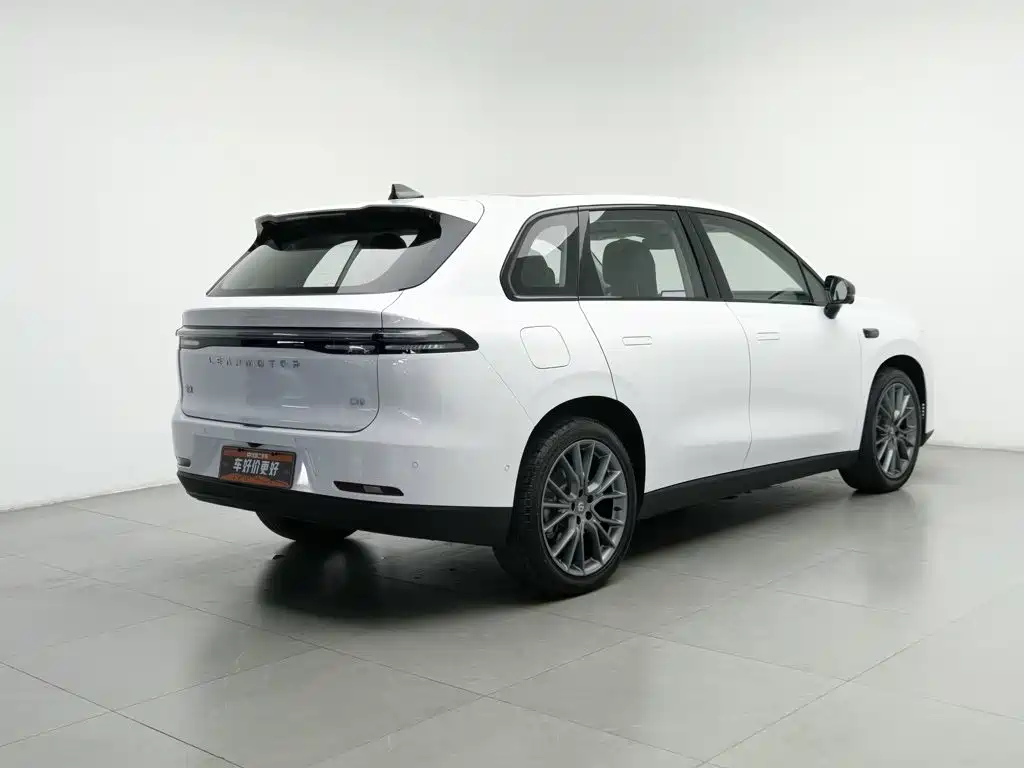 Leapmotor Leapmotor C10 — миниатюра 2