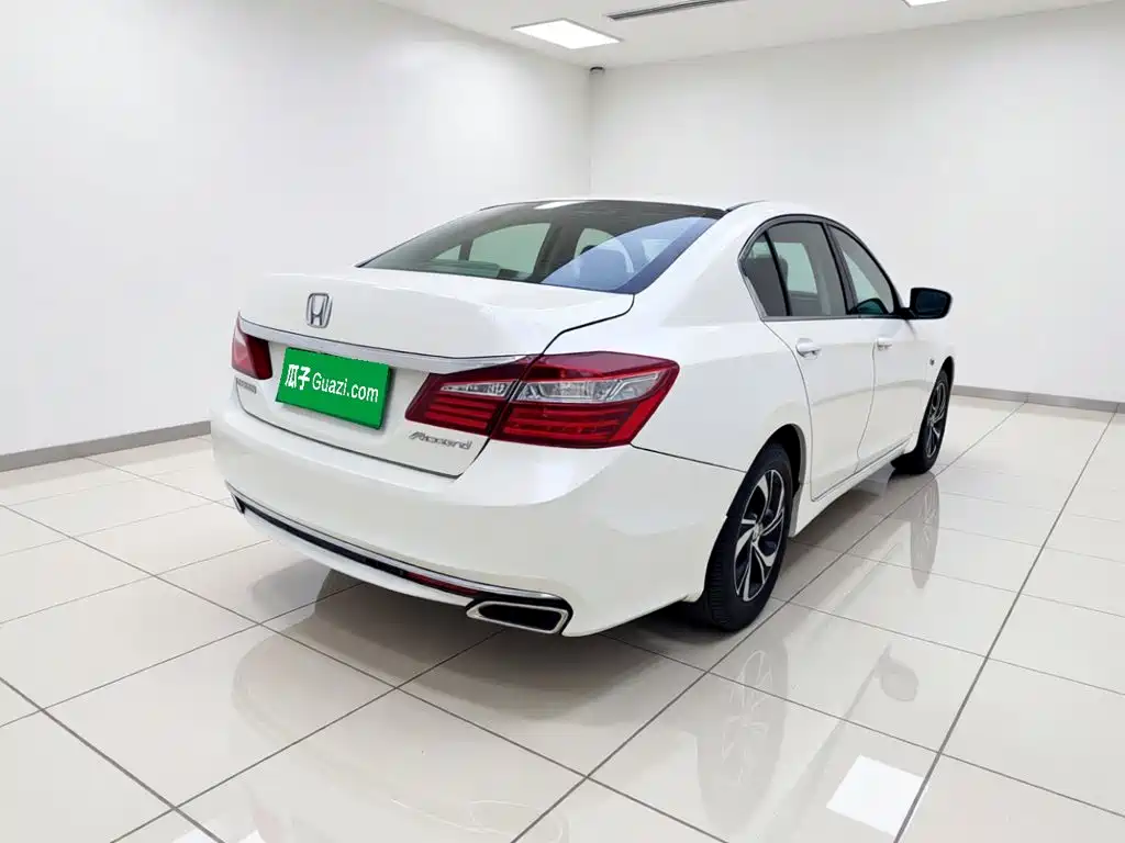 Honda Accord — миниатюра 6