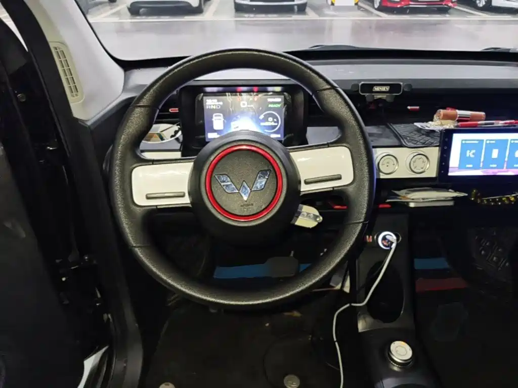 Wuling MINIEV — миниатюра 11