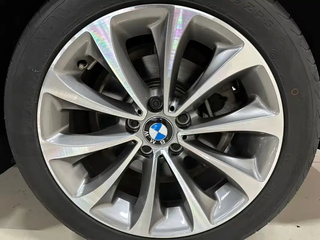 BMW 5 Series — миниатюра 16