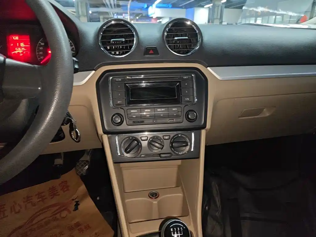 Volkswagen Jetta — миниатюра 13