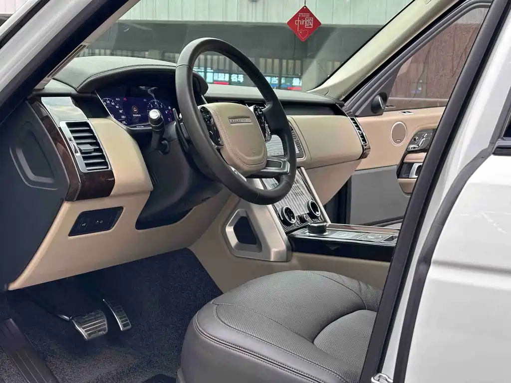 Land Rover Range Rover — миниатюра 4