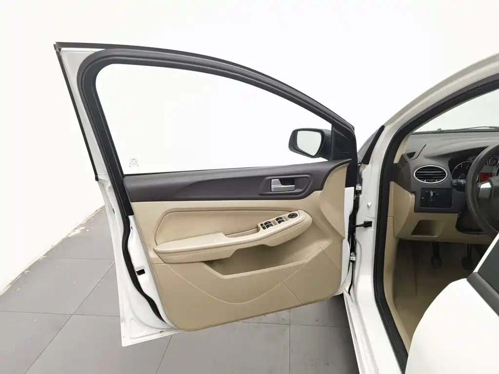 Ford Focus — миниатюра 8