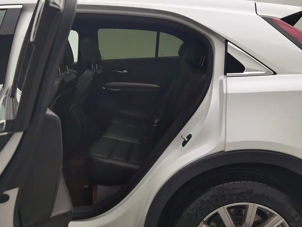 Cadillac XT4 — миниатюра 15