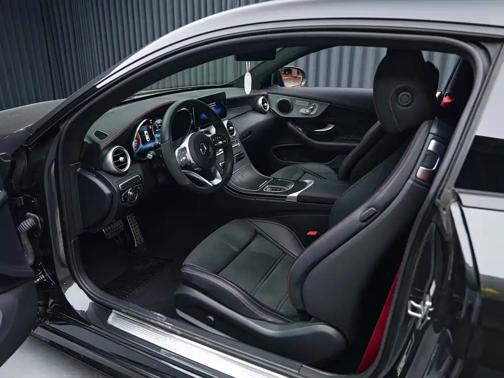 Mercedes-Benz C-Class (Import) — миниатюра 15