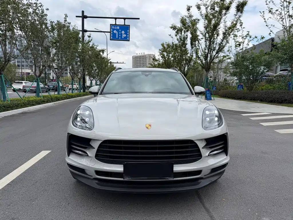 Porsche Macan — миниатюра 2
