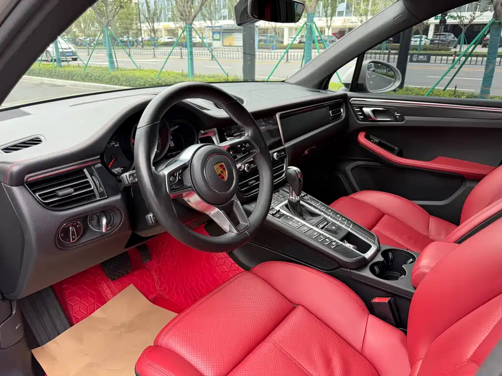 Porsche Macan — миниатюра 8
