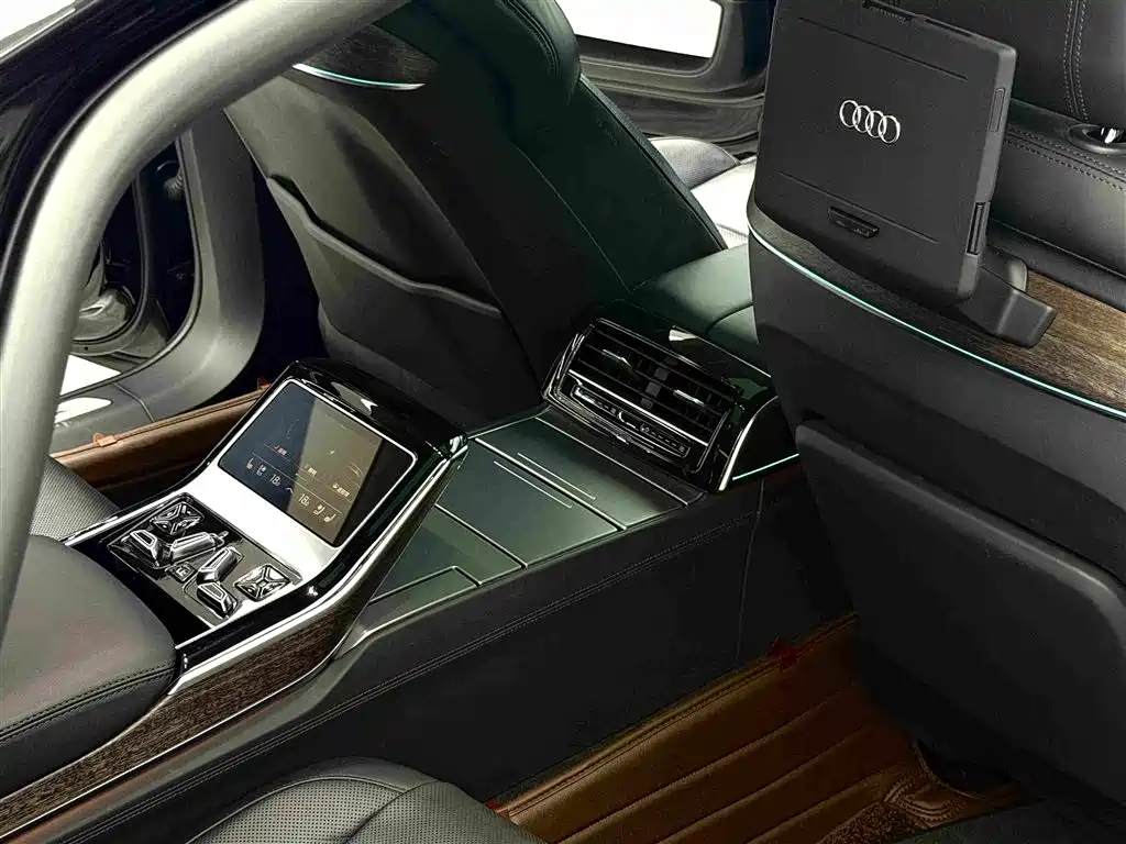 Audi A8 — миниатюра 11