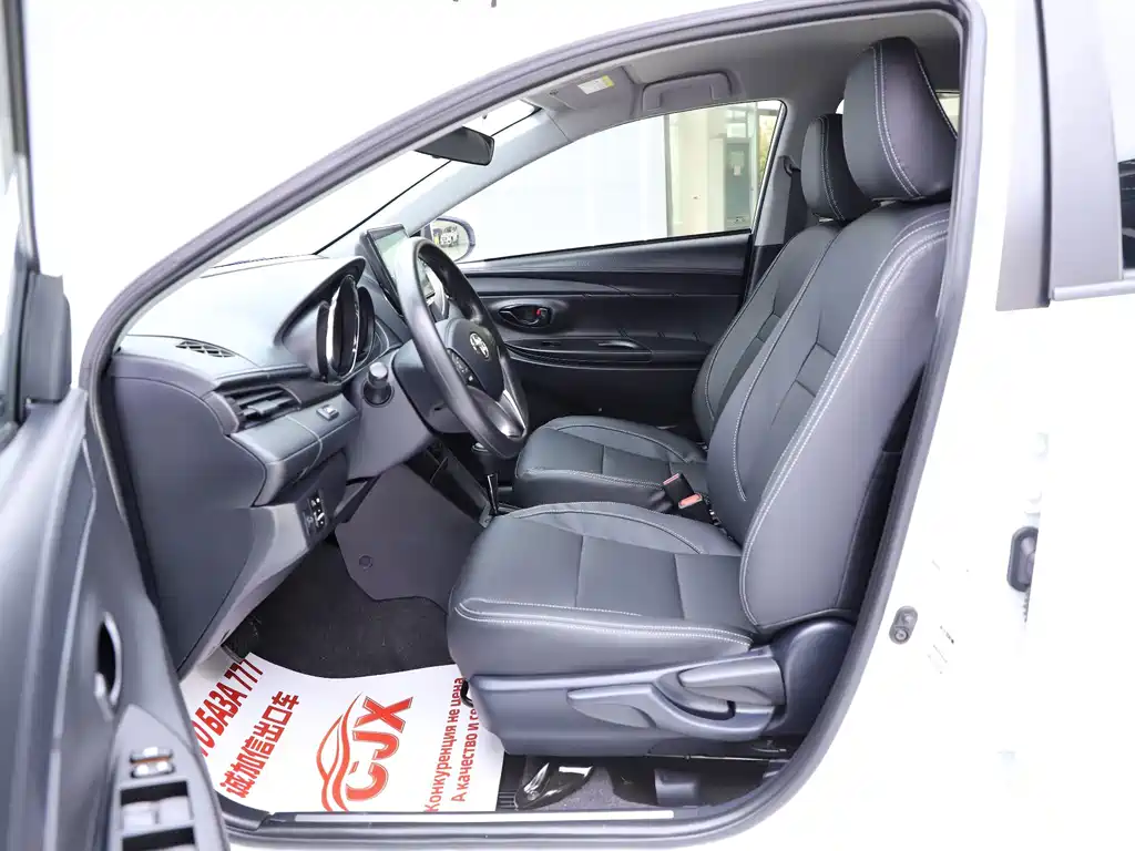 Toyota Yaris L — миниатюра 7