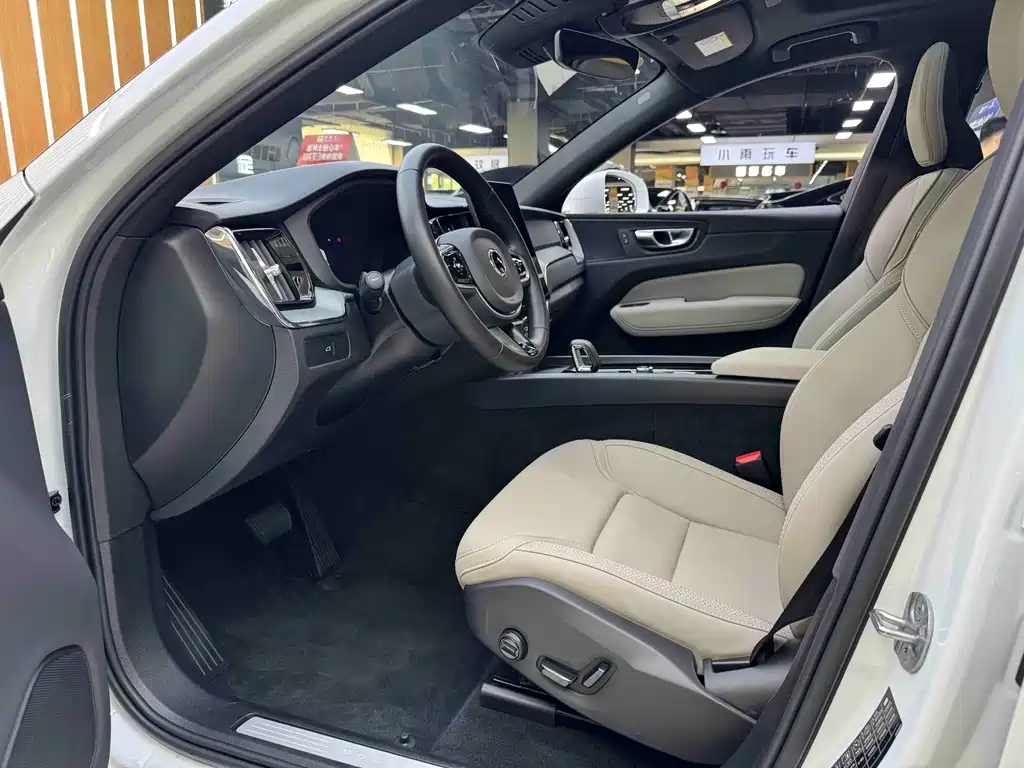 Volvo XC60 — миниатюра 9