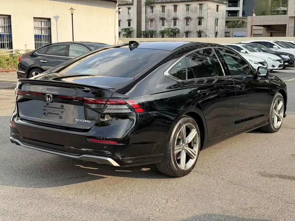 Honda Accord — миниатюра 4