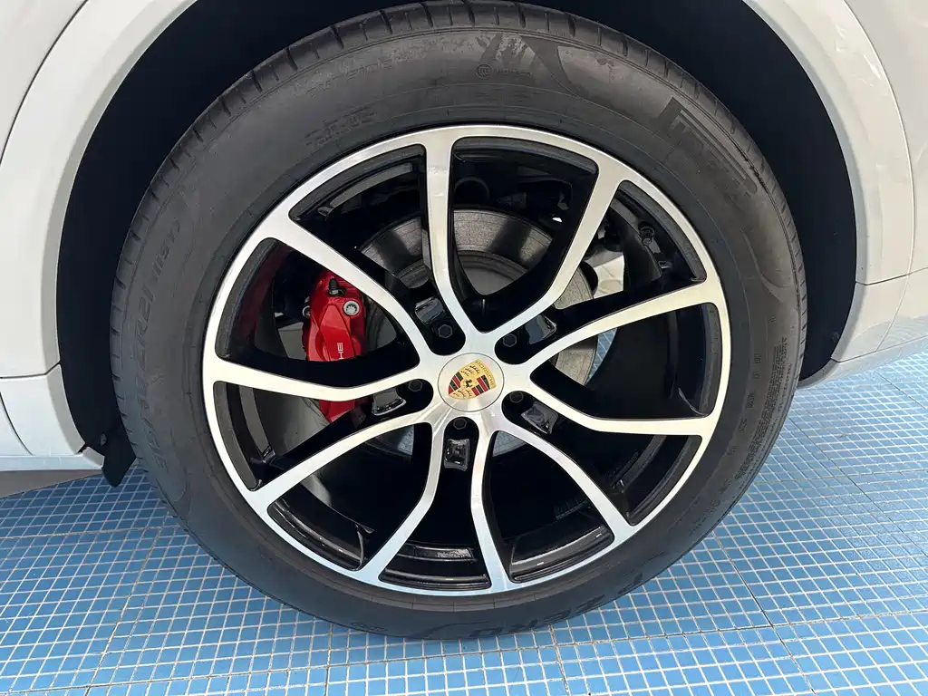 Porsche Cayenne — миниатюра 19