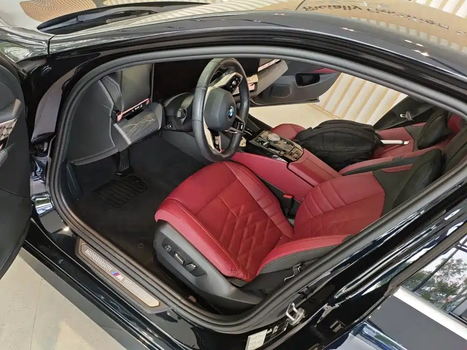 BMW 5 Series — миниатюра 8