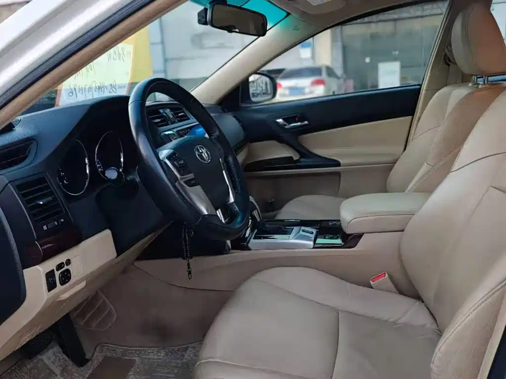 Toyota Reiz — миниатюра 7