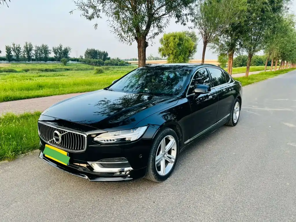 Volvo S90