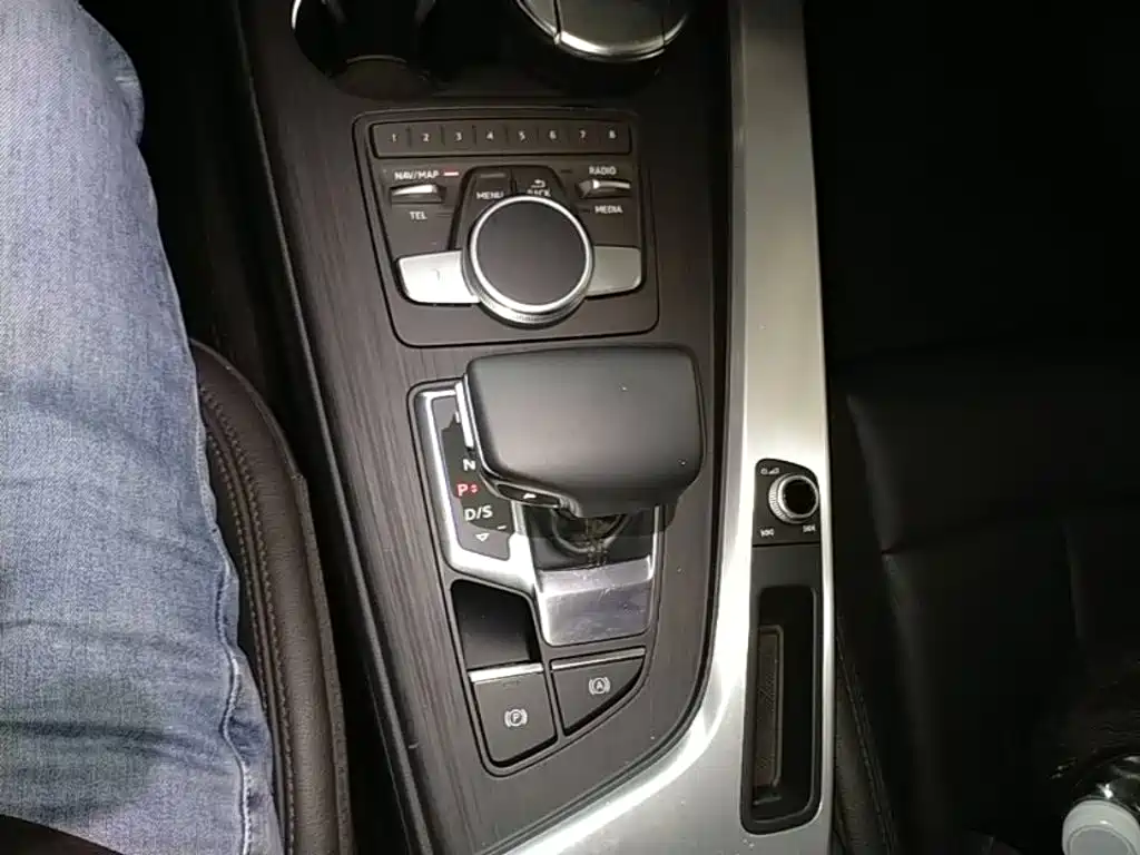 Audi A4L — миниатюра 14