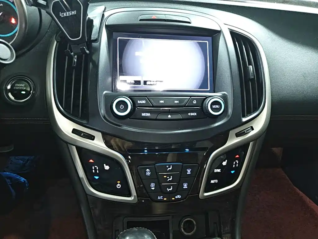 Buick LaCrosse — миниатюра 13
