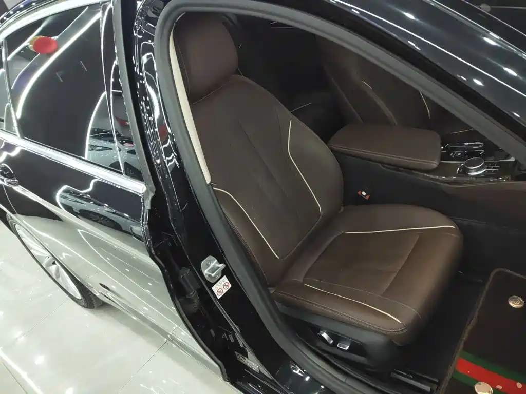 BMW 5 Series — миниатюра 20