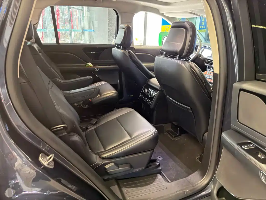 Lincoln Aviator — миниатюра 7