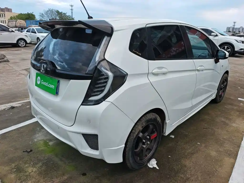 Honda Fit — миниатюра 7