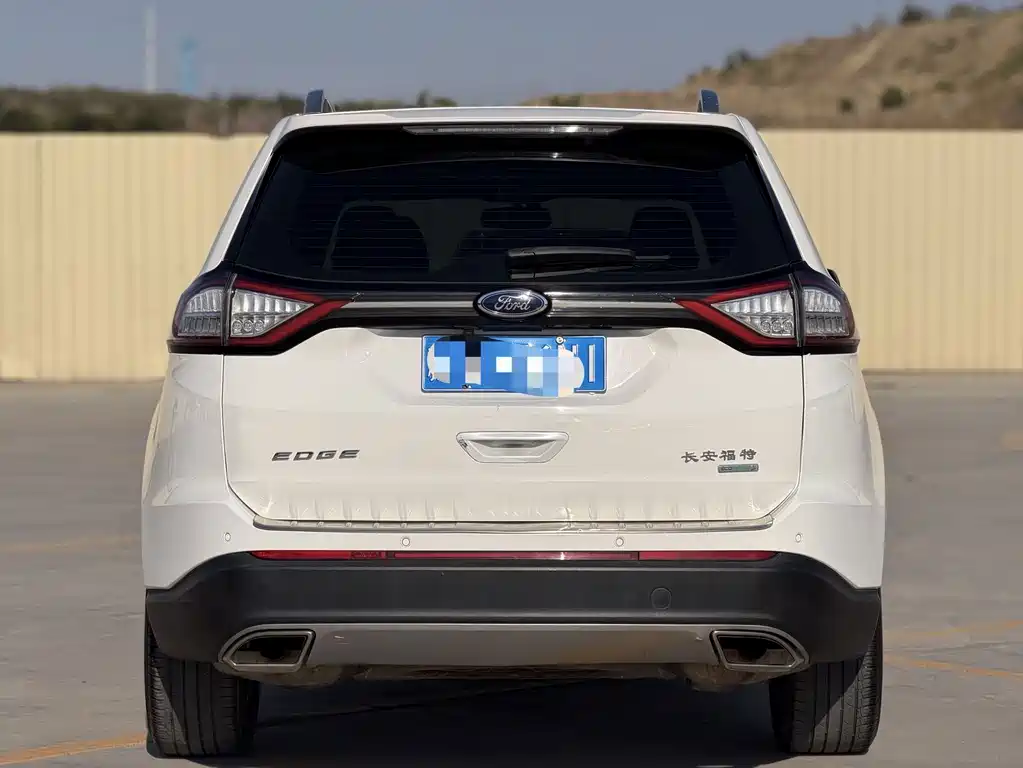 Ford Edge — миниатюра 8