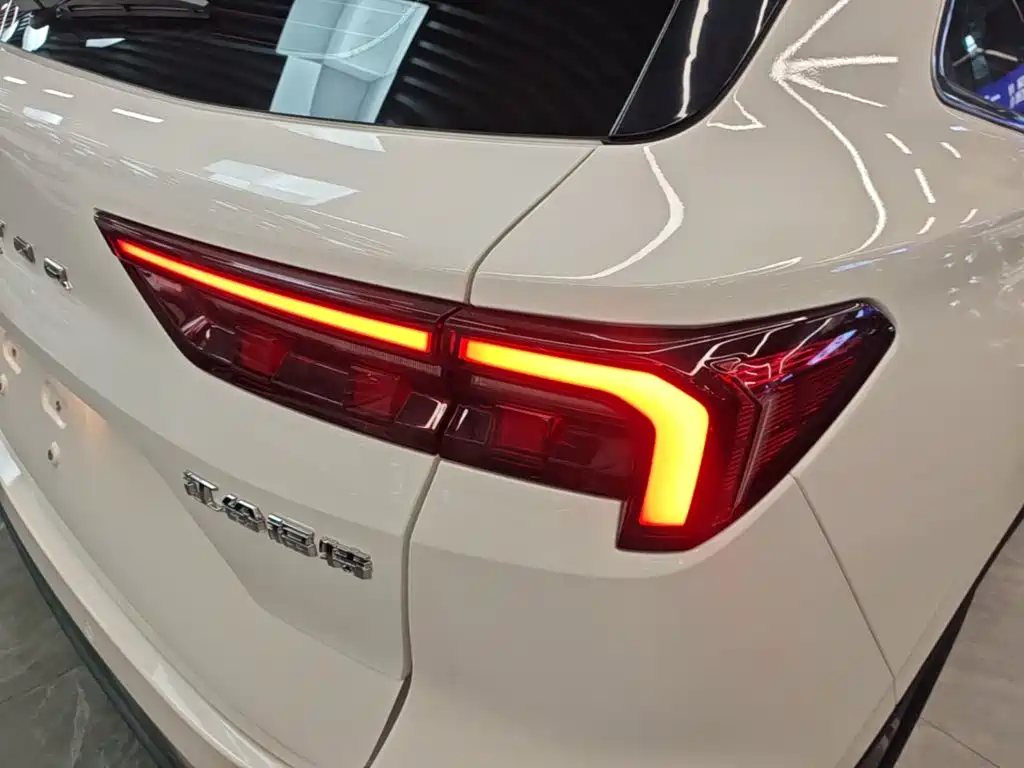 Ford Equator Sport — миниатюра 8