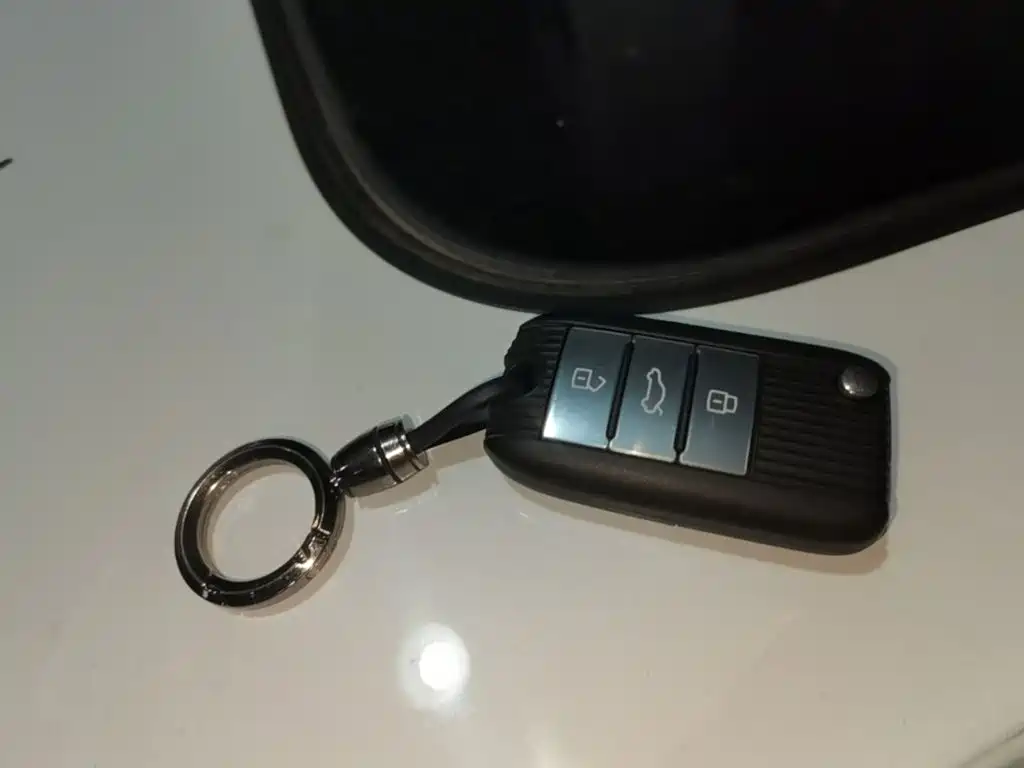 Roewe RX5 — миниатюра 9