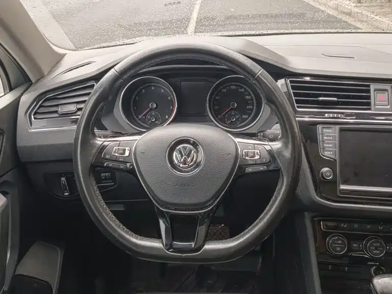 Volkswagen Tiguan L — миниатюра 15