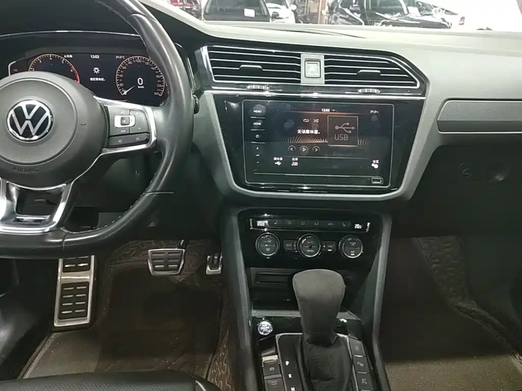 Volkswagen Tiguan L — миниатюра 13