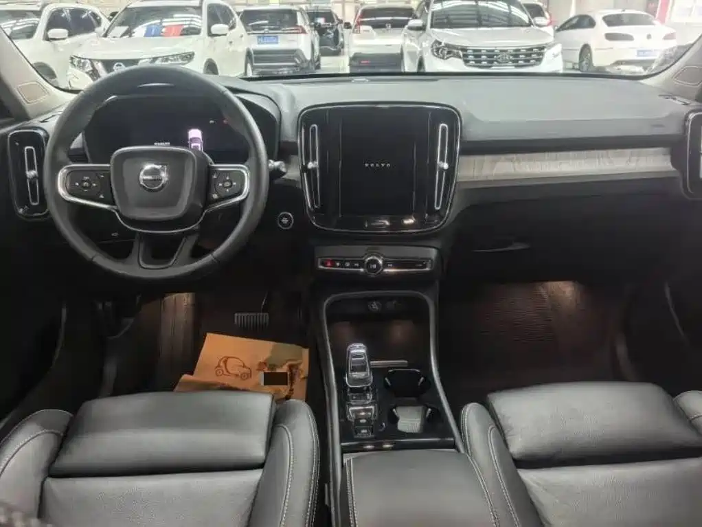 Volvo XC40 — миниатюра 5