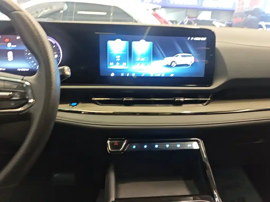 Ford Equator Sport — миниатюра 13