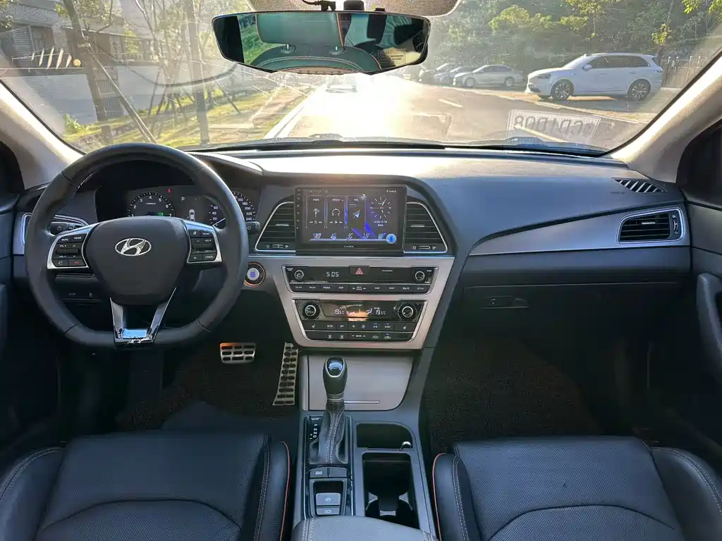 Hyundai Sonata — миниатюра 5
