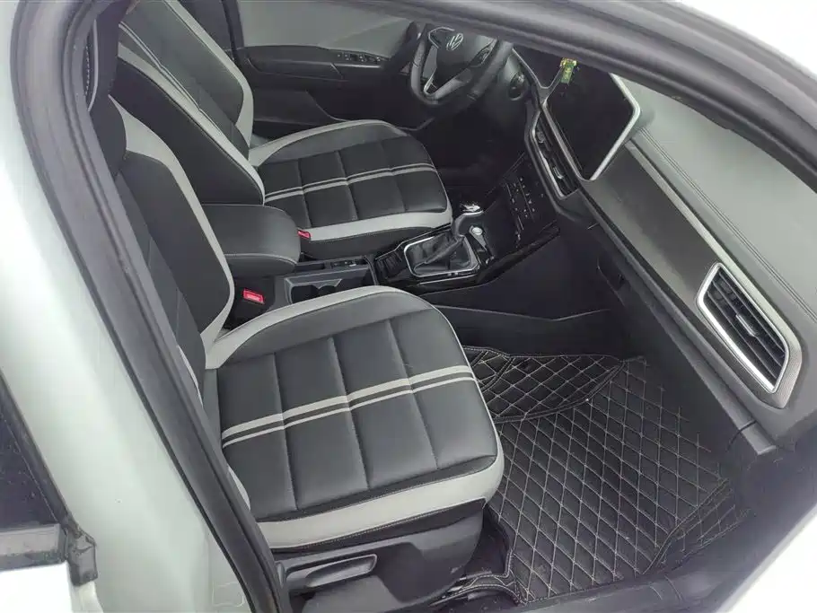 VOLKSWAGEN T ROC EXPLORING SONGS