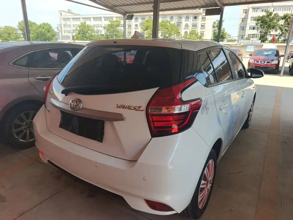 Toyota Yaris L — миниатюра 7