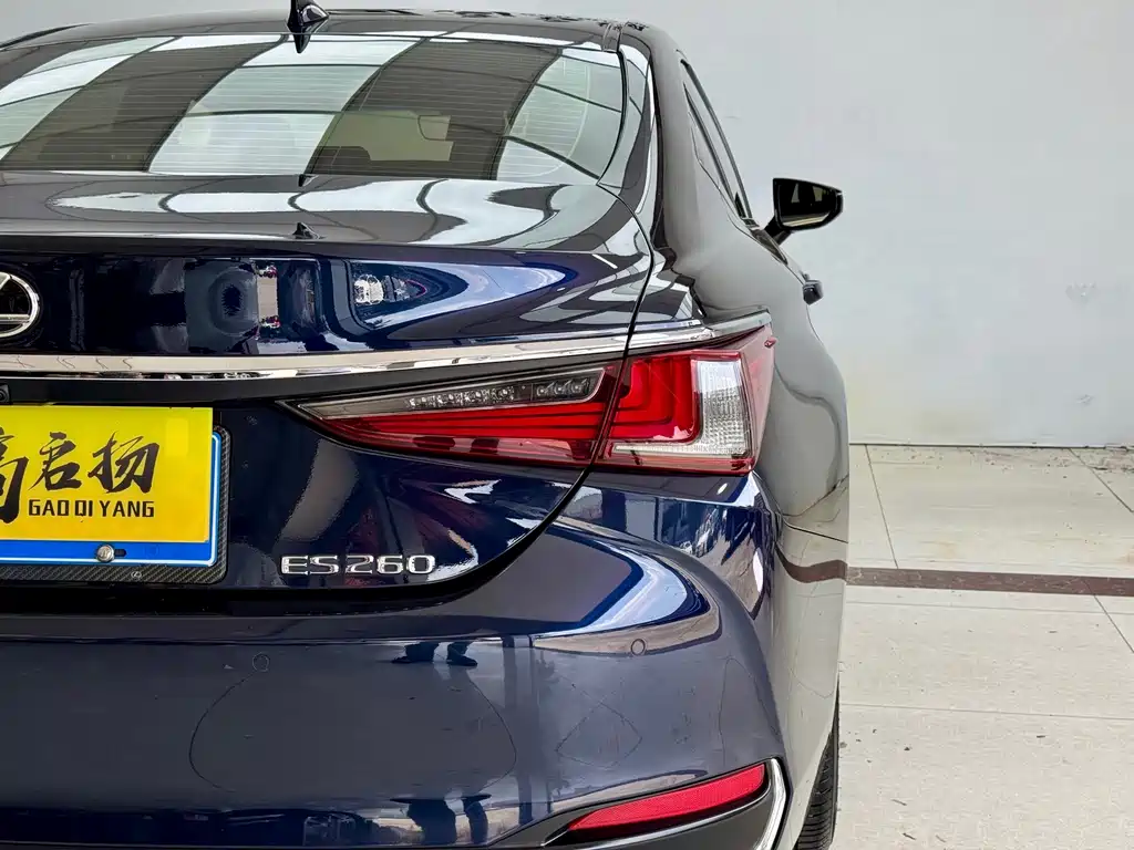 Lexus ES — миниатюра 24