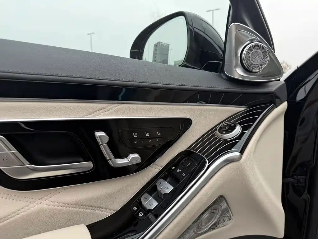 Mercedes-Benz S-Class — миниатюра 12