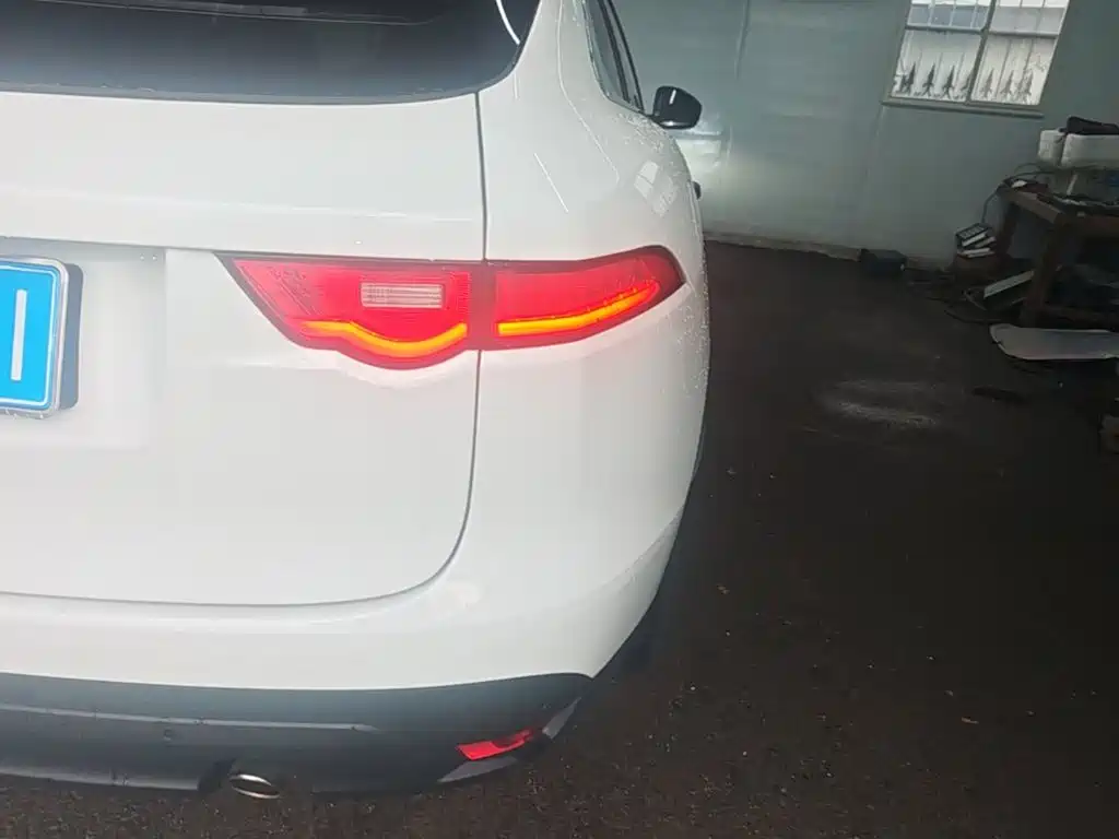 Jaguar F-PACE — миниатюра 8