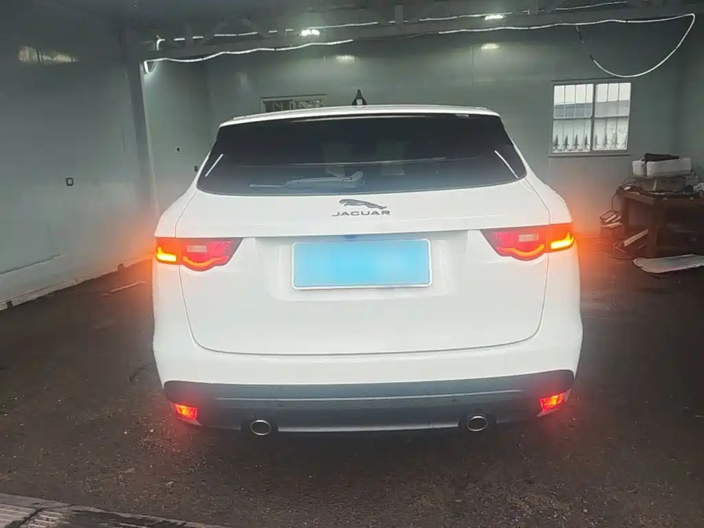 Jaguar F-PACE — миниатюра 6